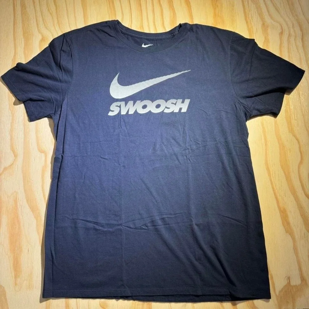 Nike‎ tee swoosh